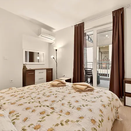 Lazy Days - 1br In Center Apartment *