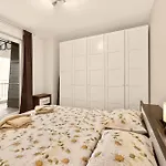 Lazy Days - 1br In Center Daire